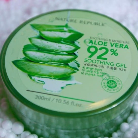 Gel Dưỡng Da Aloe Vera Nature Republic giải quyết nỗi lo của các bạn nữ về da khô và lỗ chân lông to.