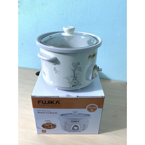 Mua Nồi Kho Cá Thịt 2.5L,Nồi Nấu Chậm,Nồi Nấu Cháo Cho Bé ,Nồi Chưng Yến,Nồi Tiềm Dung Tích 2.5L Năp Kính Fujika KC25 Màu Trắng Họa Tiết-Hàng chính hãng tại GIA DỤNG VIỆT